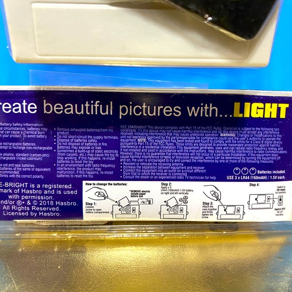 LITE BRITE NWT WORLDS SMALLEST ACTUALLY WORKS 15 PICTURES GLOW IN THE DARK PEGS - Picture 10 of 10